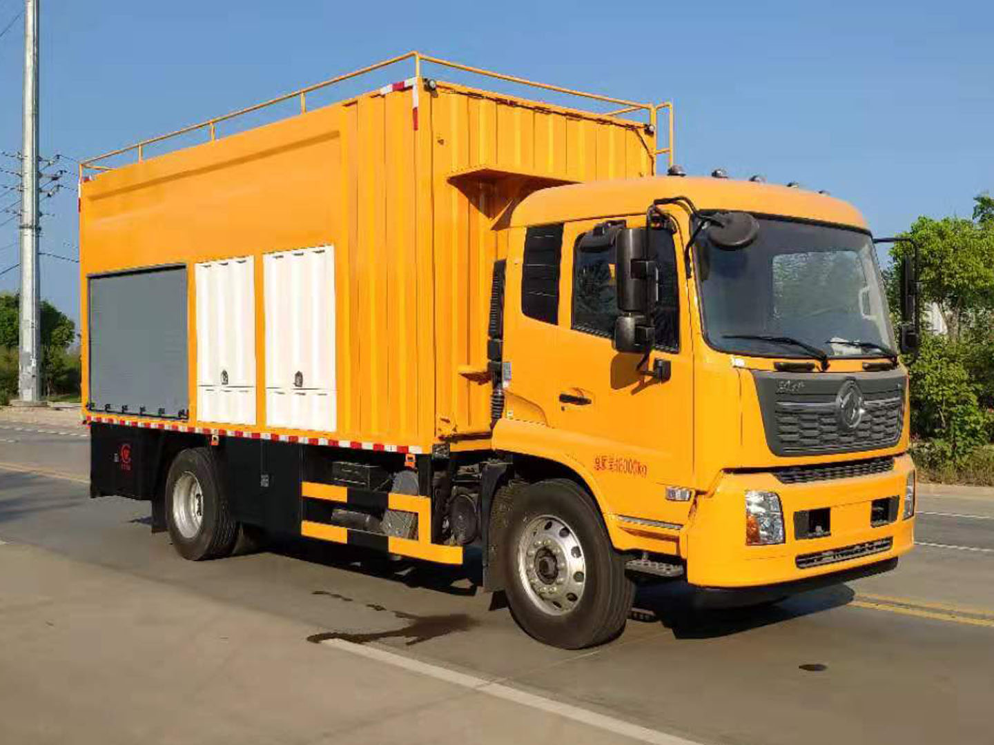 東風(fēng)天錦吸污凈化車|四疊螺機污水凈化車